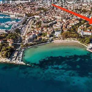 https://tera-apartment-near-bacvice-beach.splithotels.org